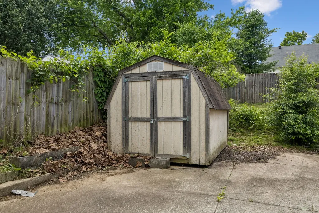 422 Cook Drive Clarksville TN 37042