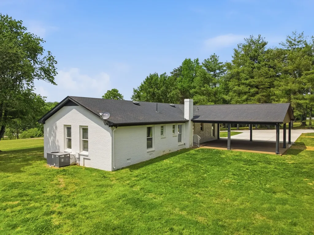 6716 Cool Springs Road Thompsons Station TN 37179
