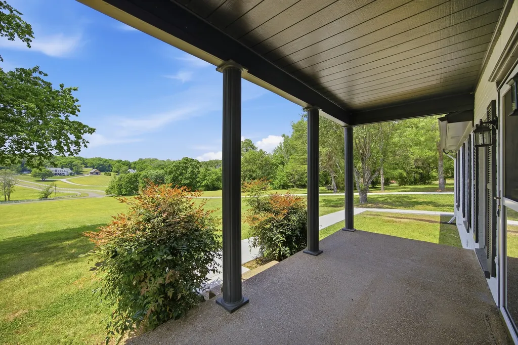 6716 Cool Springs Road Thompsons Station TN 37179