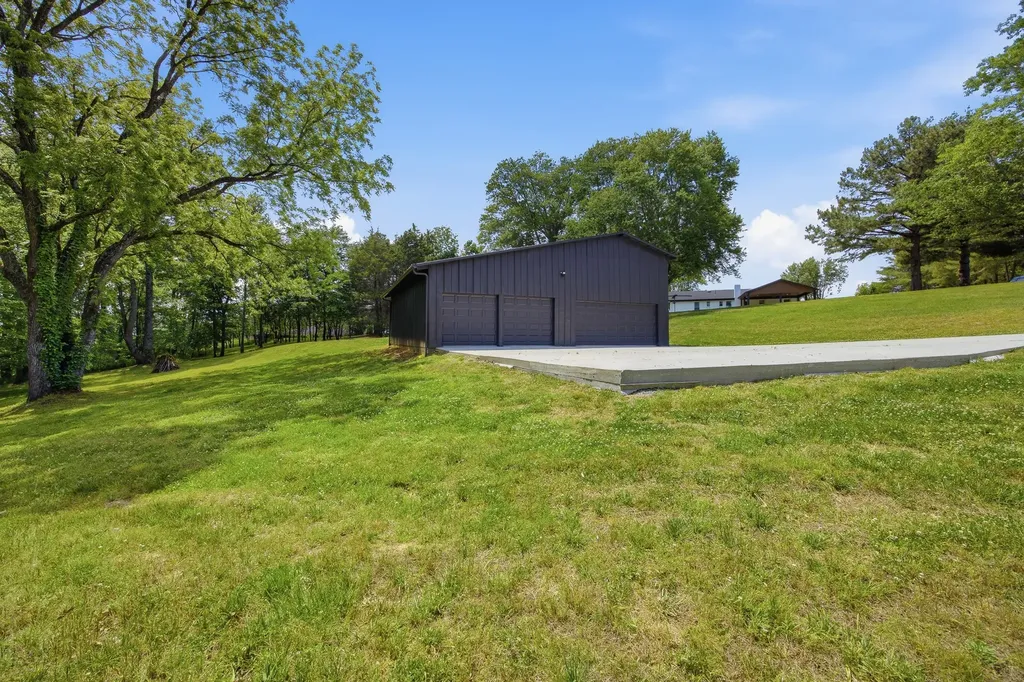 6716 Cool Springs Road Thompsons Station TN 37179