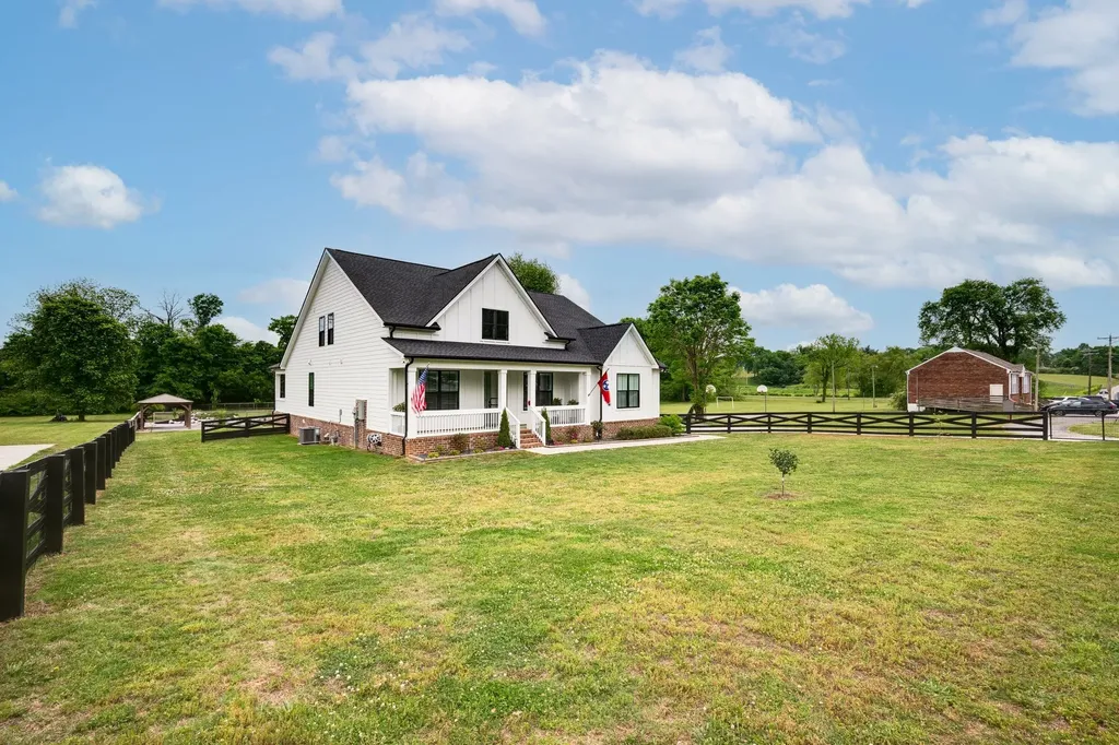 2315 Zion Road Columbia TN 38401