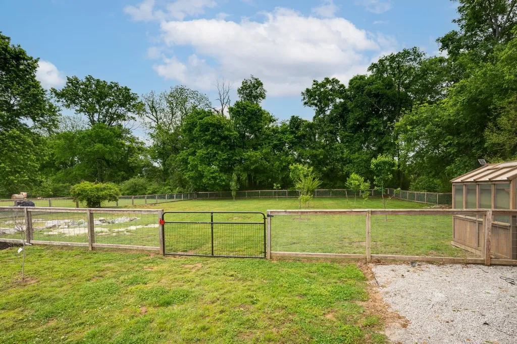2315 Zion Road Columbia TN 38401