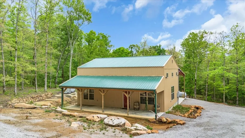 886 Hunters Ridge Drive Altamont TN 37301