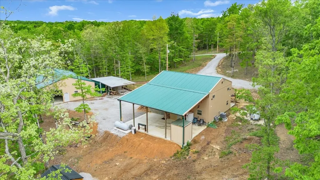 886 Hunters Ridge Drive Altamont TN 37301