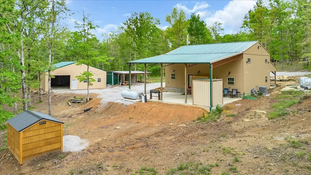 886 Hunters Ridge Drive Altamont TN 37301