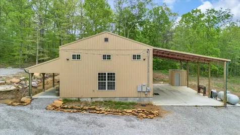 886 Hunters Ridge Drive Altamont TN 37301