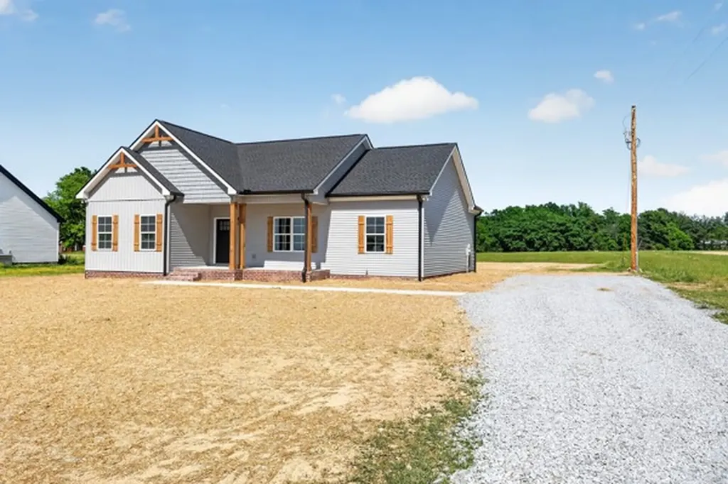 1233 Coleytown Road Lafayette TN 37083