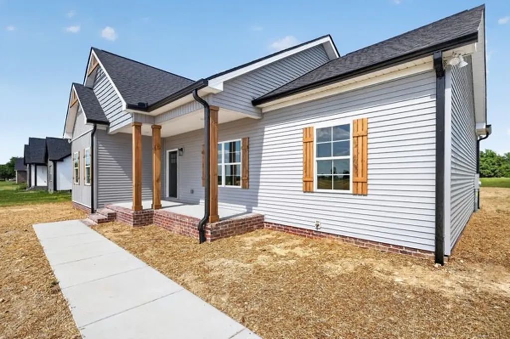 1233 Coleytown Road Lafayette TN 37083
