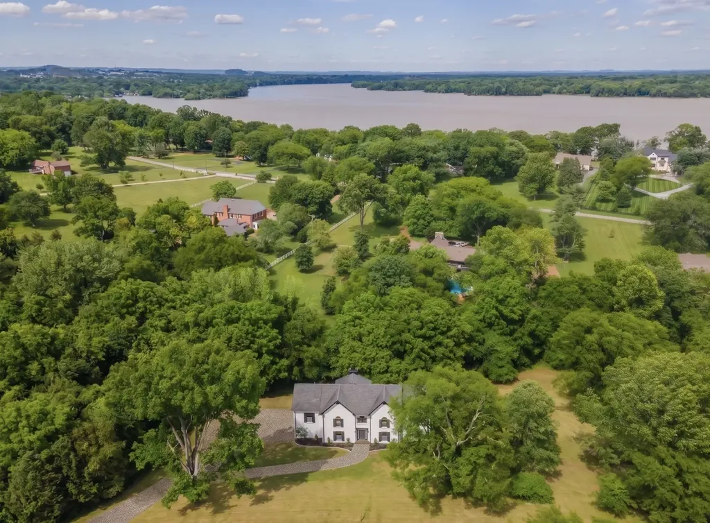 527 Cumberland Hills Drive Hendersonville TN 37075