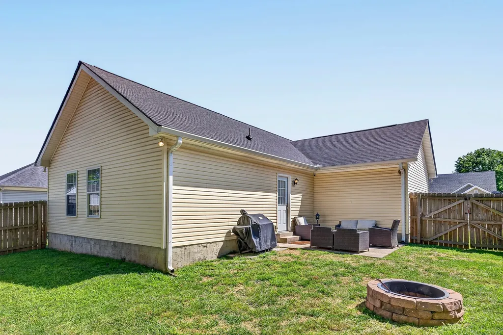 546 Albion Circle Gallatin TN 37066
