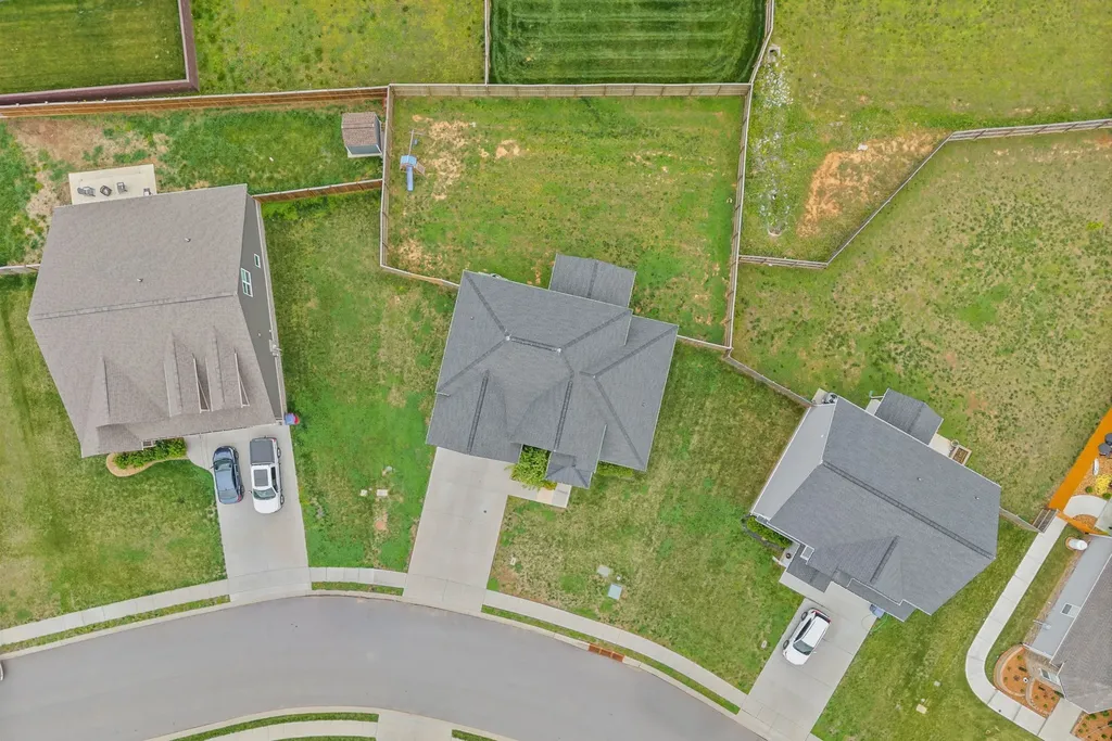 335 Bluebriar Trace Clarksville TN 37043