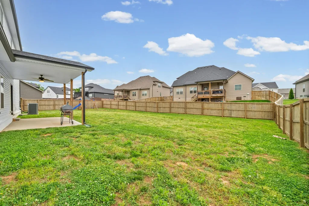 335 Bluebriar Trace Clarksville TN 37043