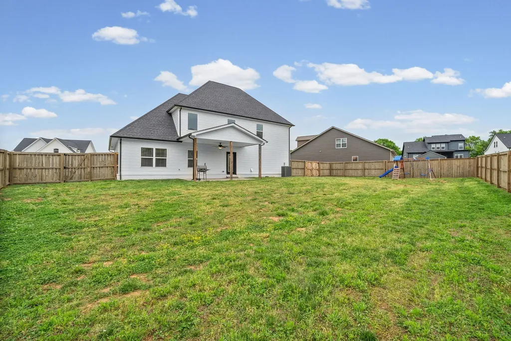 335 Bluebriar Trace Clarksville TN 37043