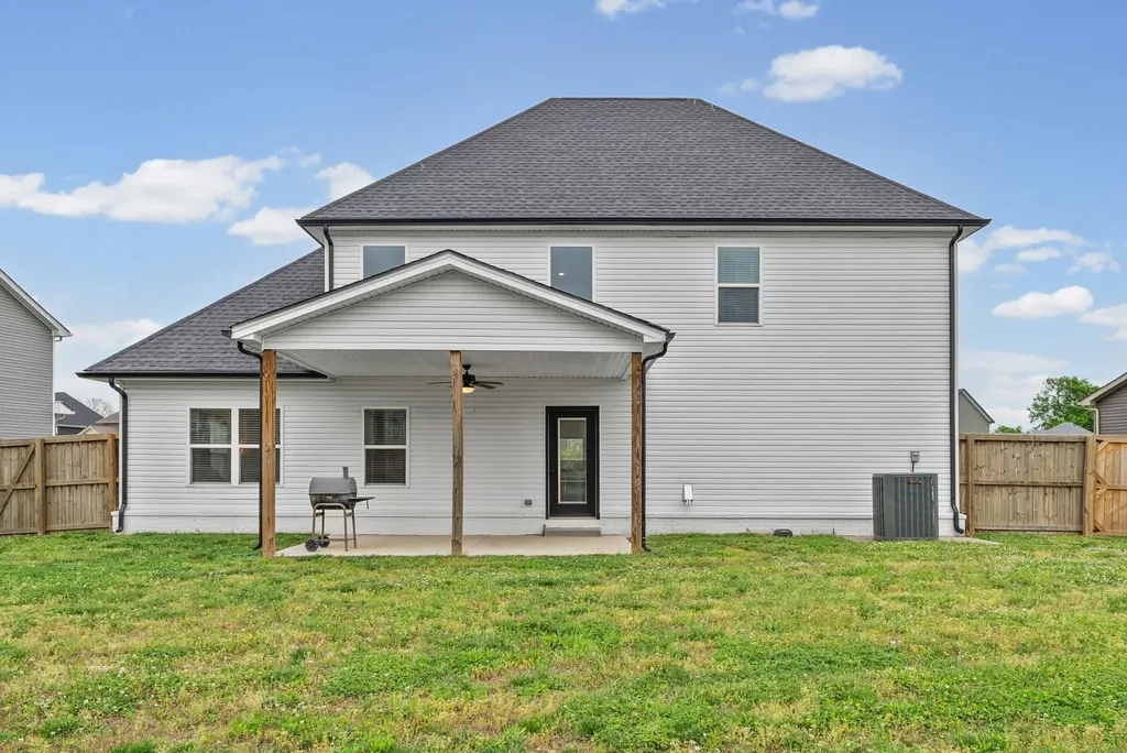 335 Bluebriar Trace Clarksville TN 37043