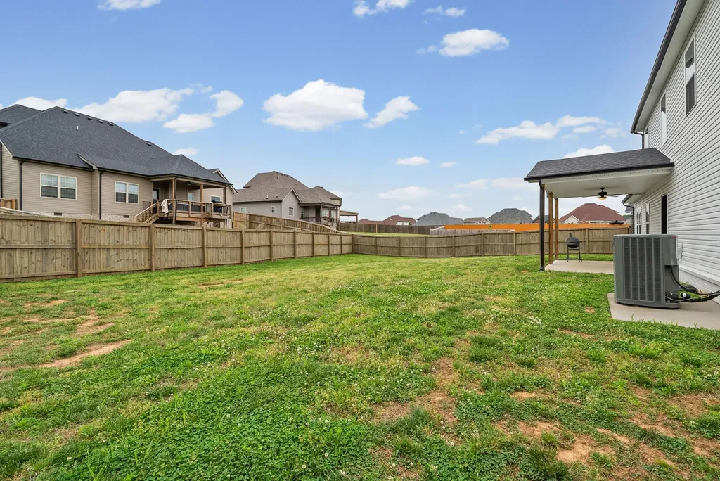 335 Bluebriar Trace Clarksville TN 37043