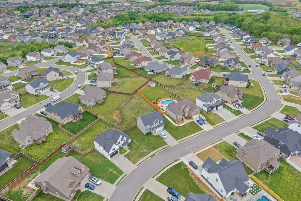 335 Bluebriar Trace Clarksville TN 37043