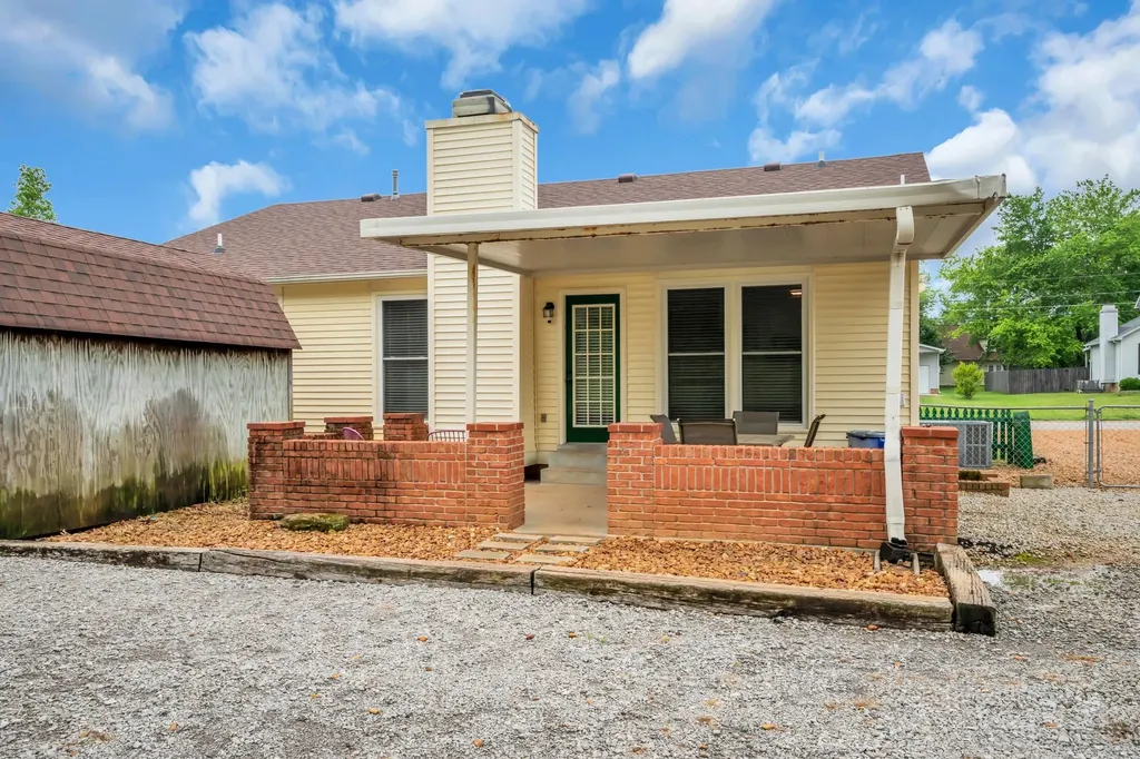 460 Bluff Drive Clarksville TN 37043
