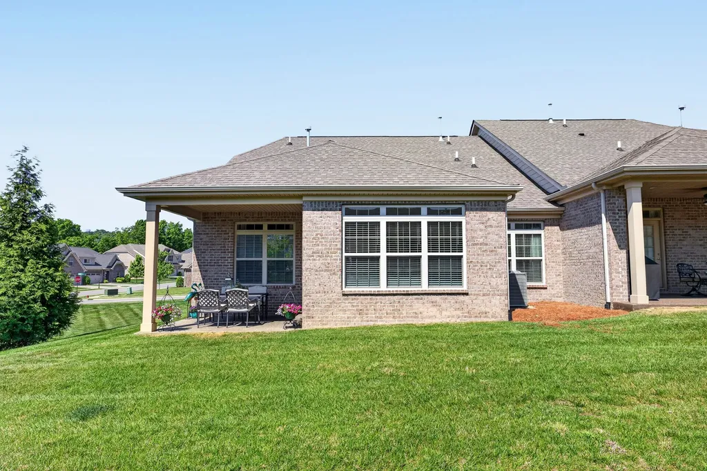 12 Vintage Court Lebanon TN 37087