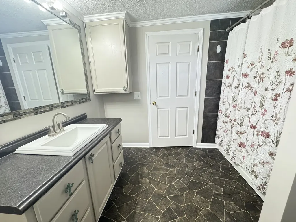 19 Westside Road Lawrenceburg TN 38464