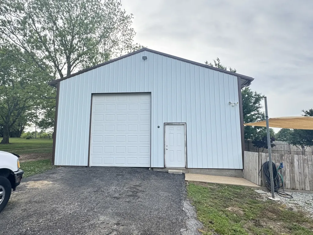 19 Westside Road Lawrenceburg TN 38464