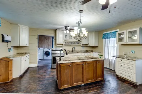 2012 Hoovers Road Duck River TN 38454