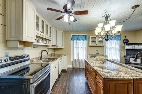 2012 Hoovers Road Duck River TN 38454