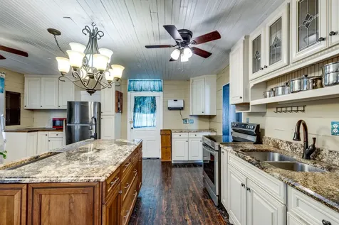 2012 Hoovers Road Duck River TN 38454