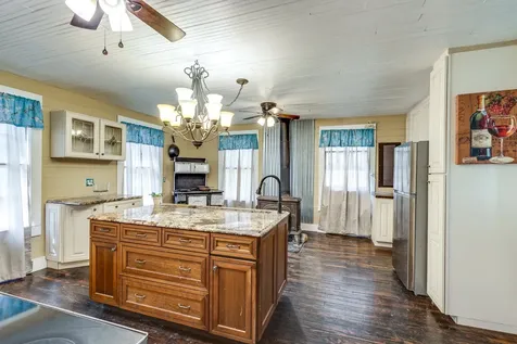 2012 Hoovers Road Duck River TN 38454