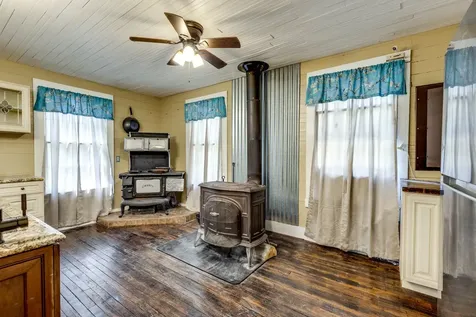2012 Hoovers Road Duck River TN 38454