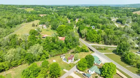 2012 Hoovers Road Duck River TN 38454