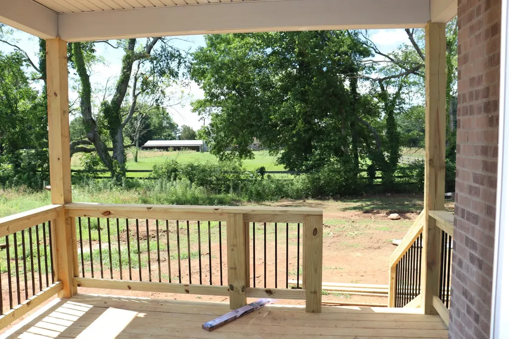 734 Southern Pine Trail Clarksville TN 37043