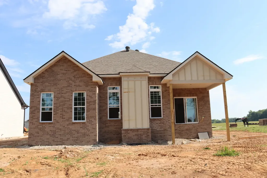 734 Southern Pine Trail Clarksville TN 37043