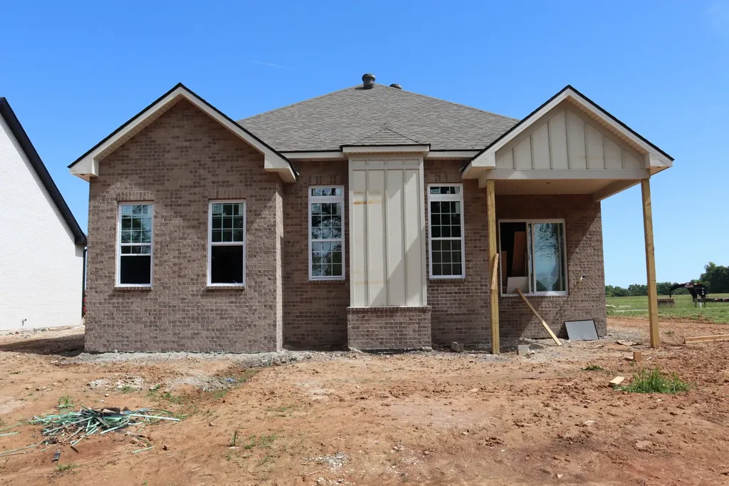 734 Southern Pine Trail Clarksville TN 37043