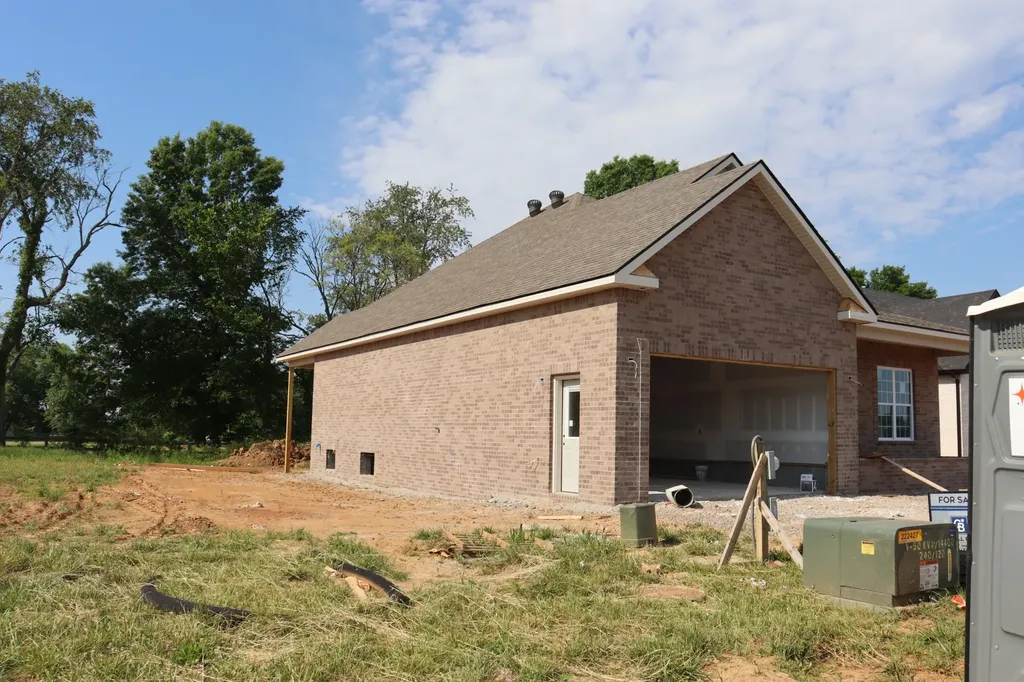 734 Southern Pine Trail Clarksville TN 37043
