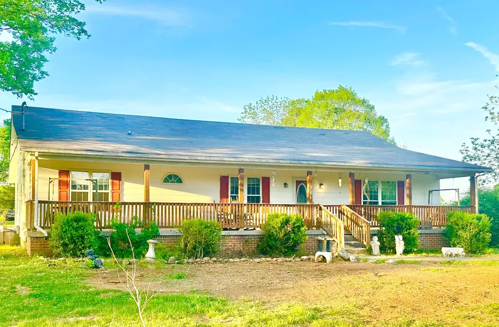 384 Coopertown Road Unionville TN 37180