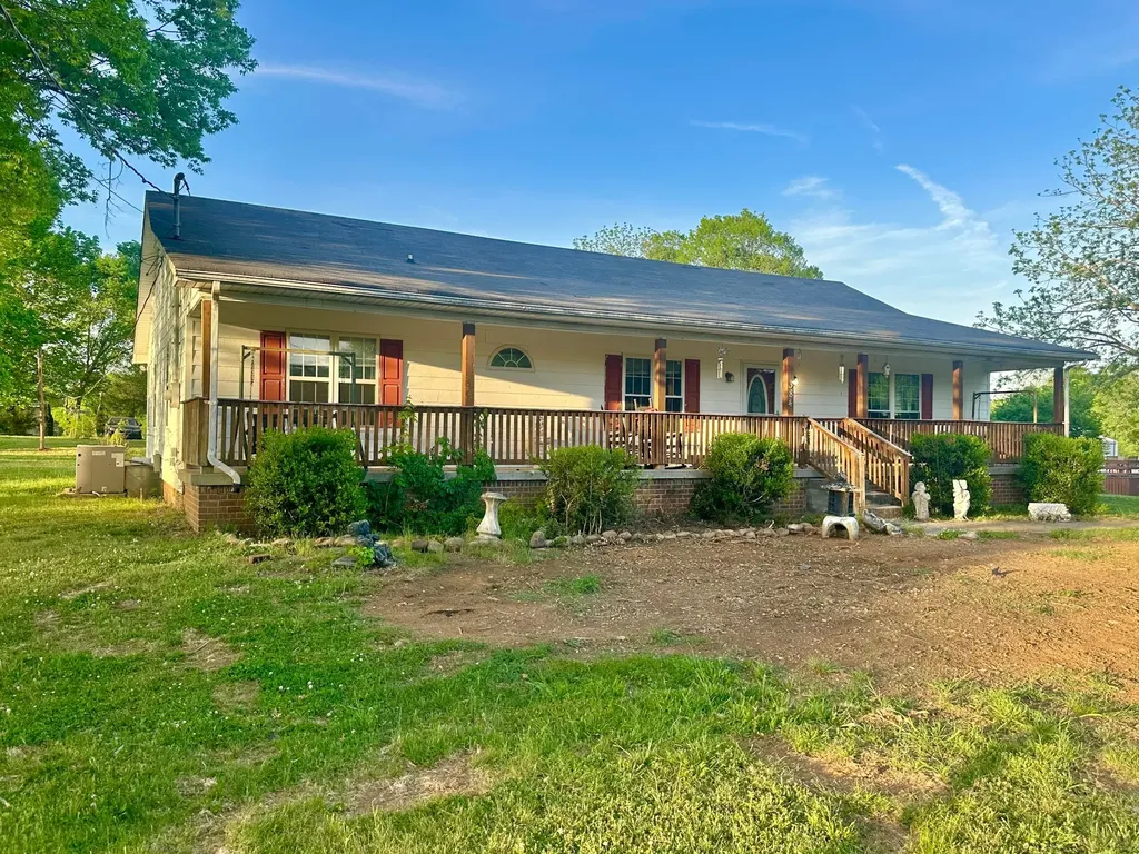 384 Coopertown Road Unionville TN 37180