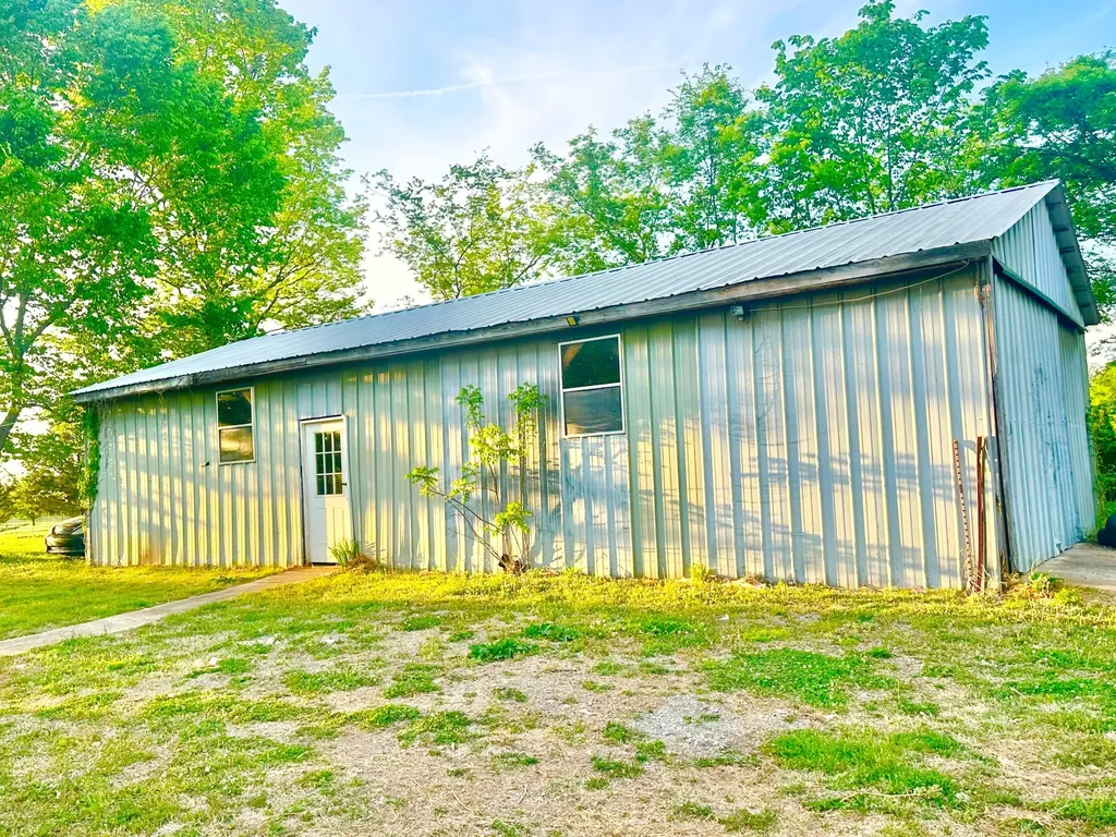 384 Coopertown Road Unionville TN 37180