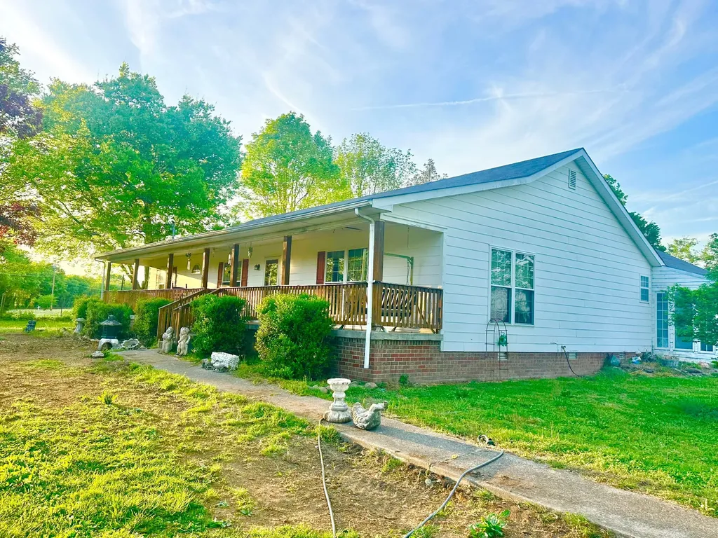 384 Coopertown Road Unionville TN 37180
