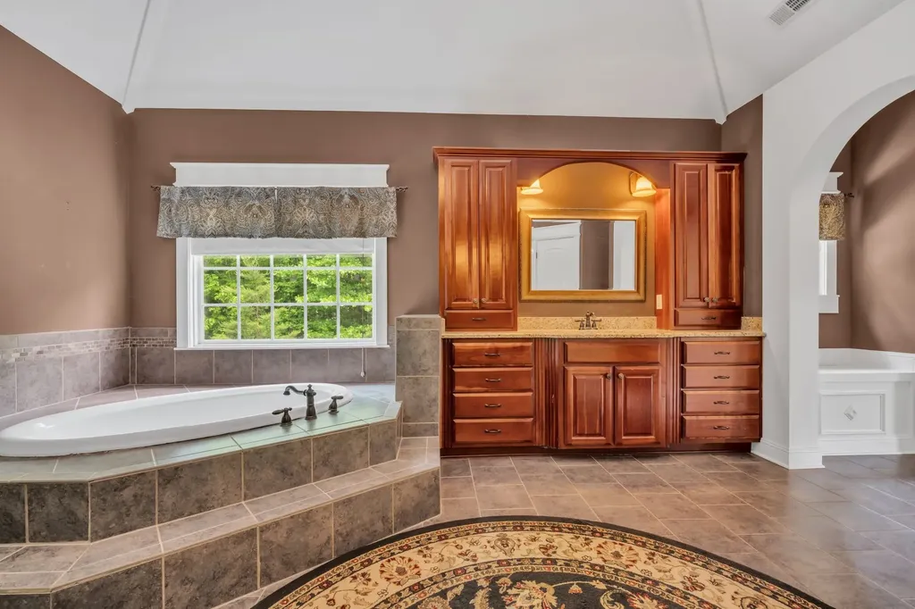 1032 Dogwood Lane Burns TN 37029