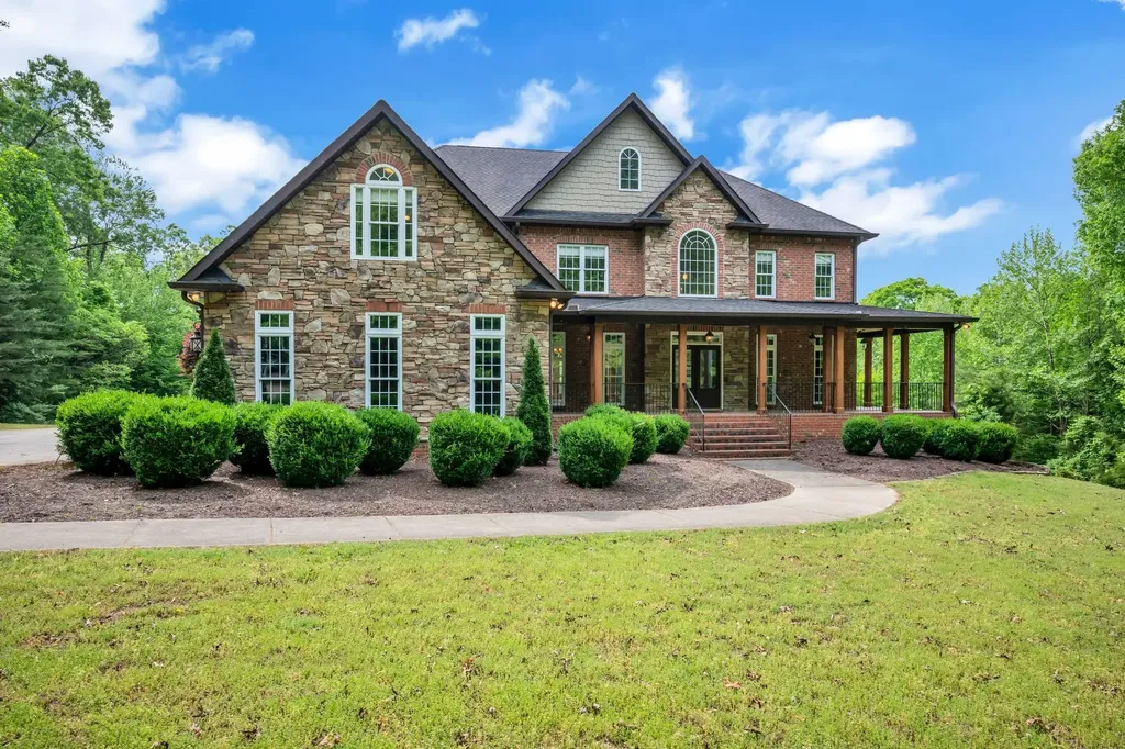1032 Dogwood Lane Burns TN 37029