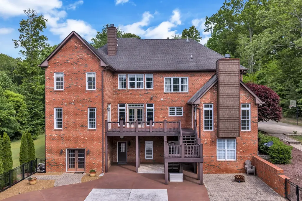 1032 Dogwood Lane Burns TN 37029