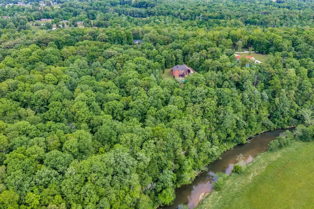 1032 Dogwood Lane Burns TN 37029