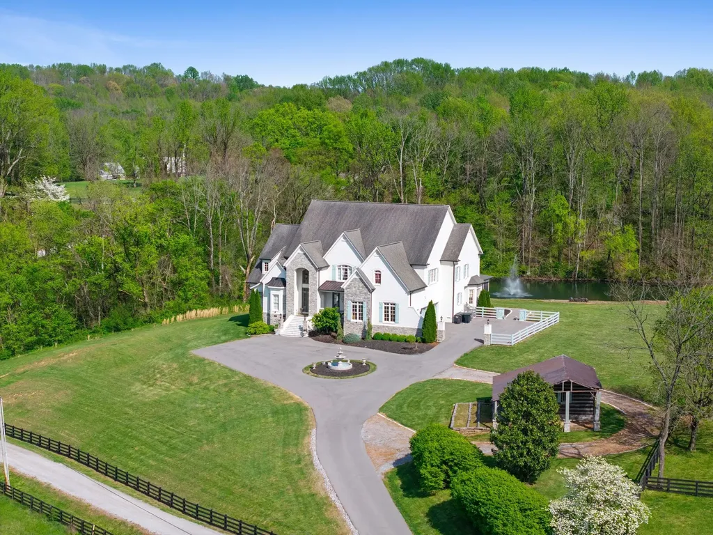 8992 Horton Highway College Grove TN 37046