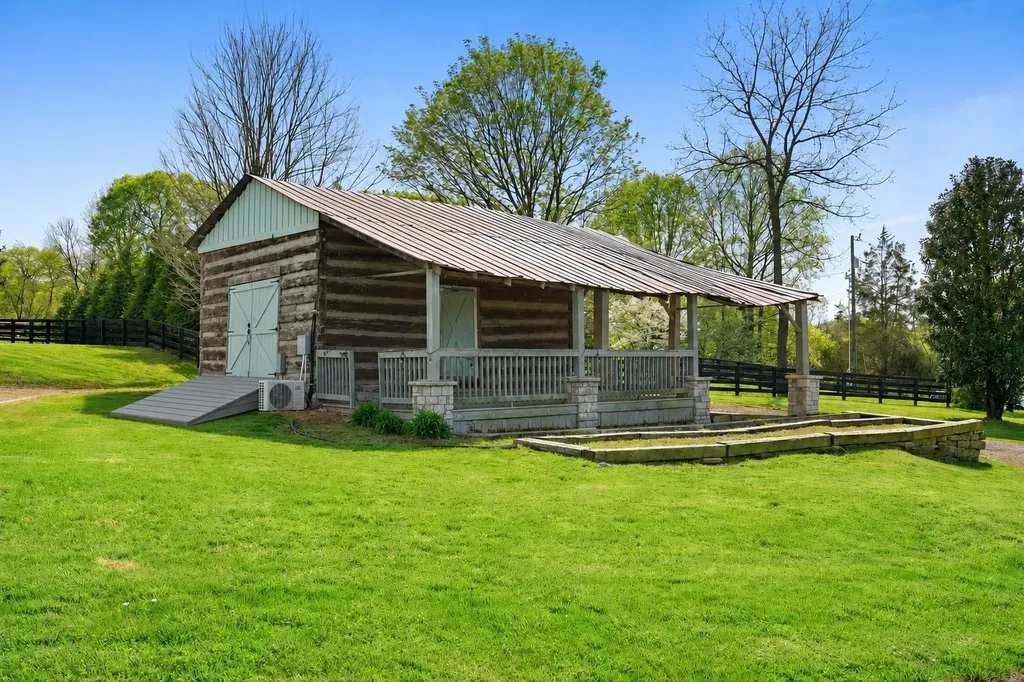 8992 Horton Highway College Grove TN 37046