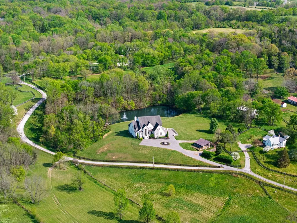 8992 Horton Highway College Grove TN 37046