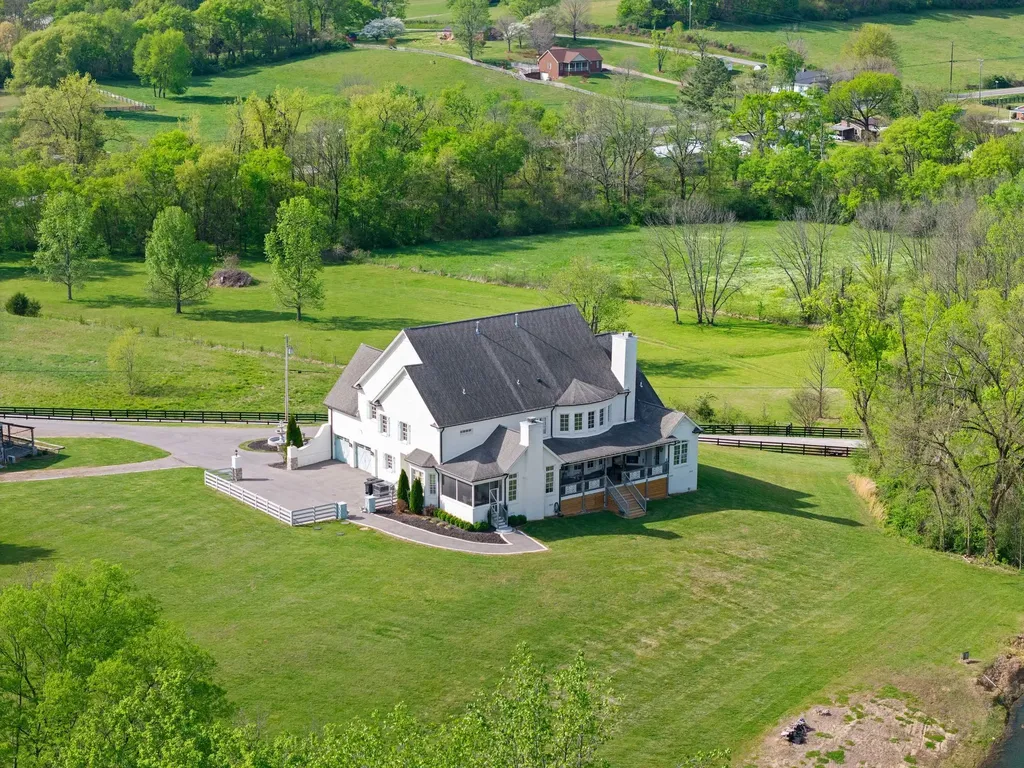 8992 Horton Highway College Grove TN 37046