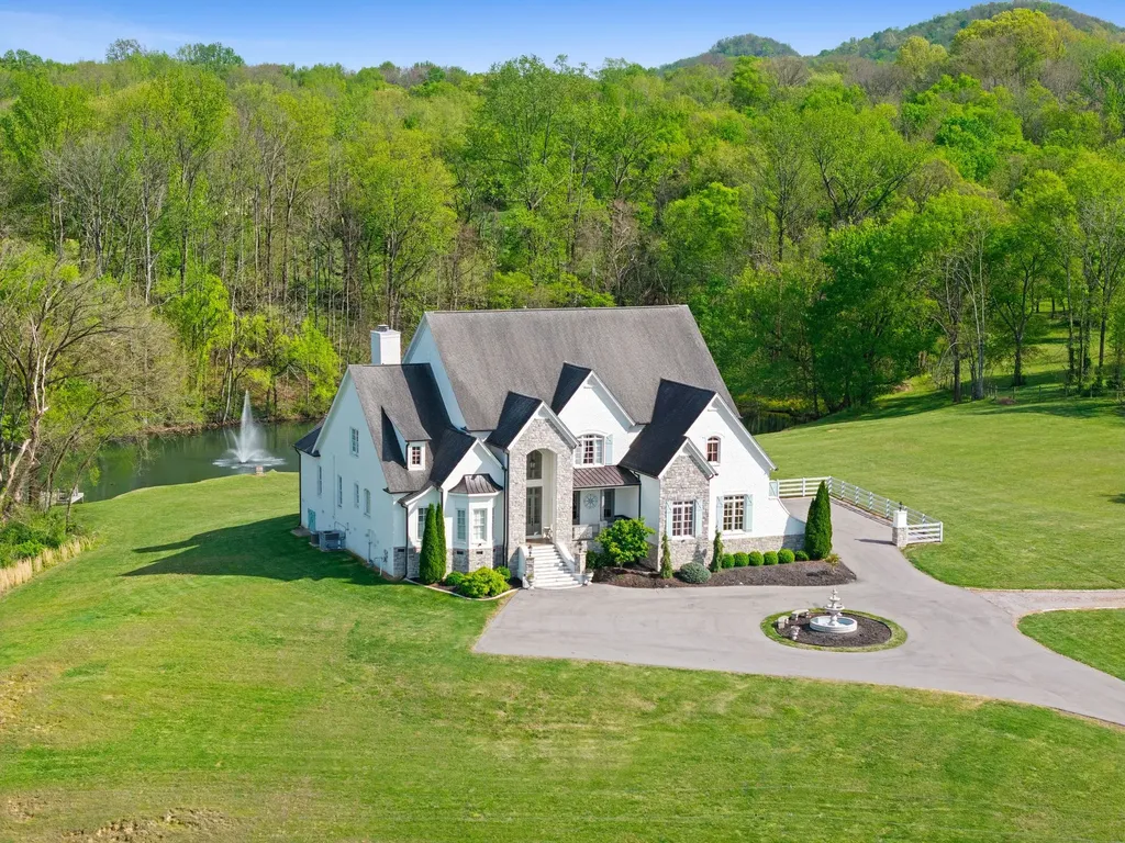 8992 Horton Highway College Grove TN 37046