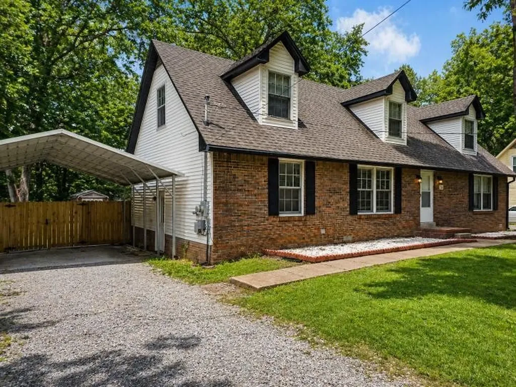 125 Mossland Drive Clarksville TN 37042