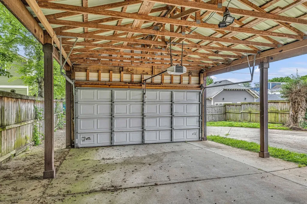 1824B 6th Ave, N Nashville TN 37208