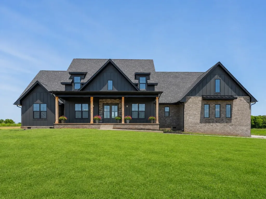 5022 Royal View Way Clarksville TN 37040